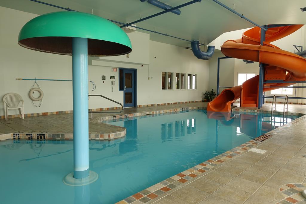 Super 8 By Wyndham Caraquet Hotell Exteriör bild