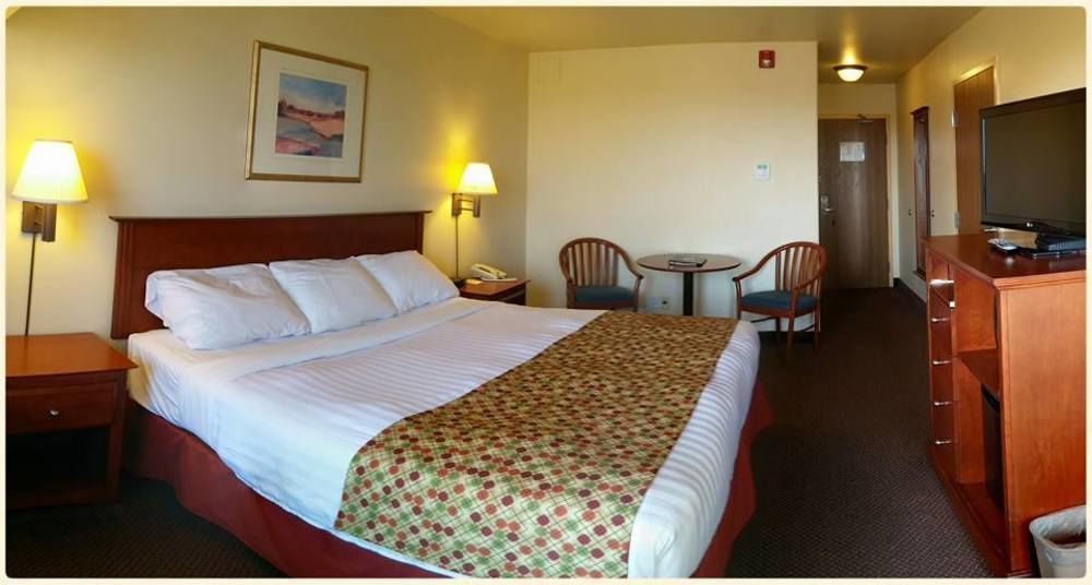 Super 8 By Wyndham Caraquet Hotell Exteriör bild